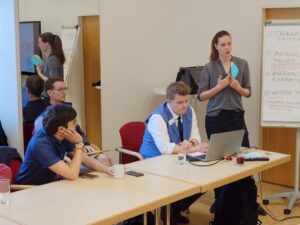 nicole_tippelt_und_matthias_oltay_waehrend_der_moderation_des_workshops_rmooe_2023_2