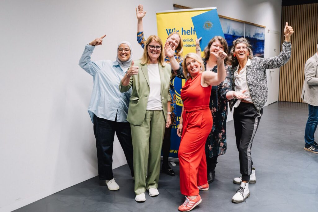 Das Kernteam von agenda.SimplyWomen freut sich über die Auszeichnung.